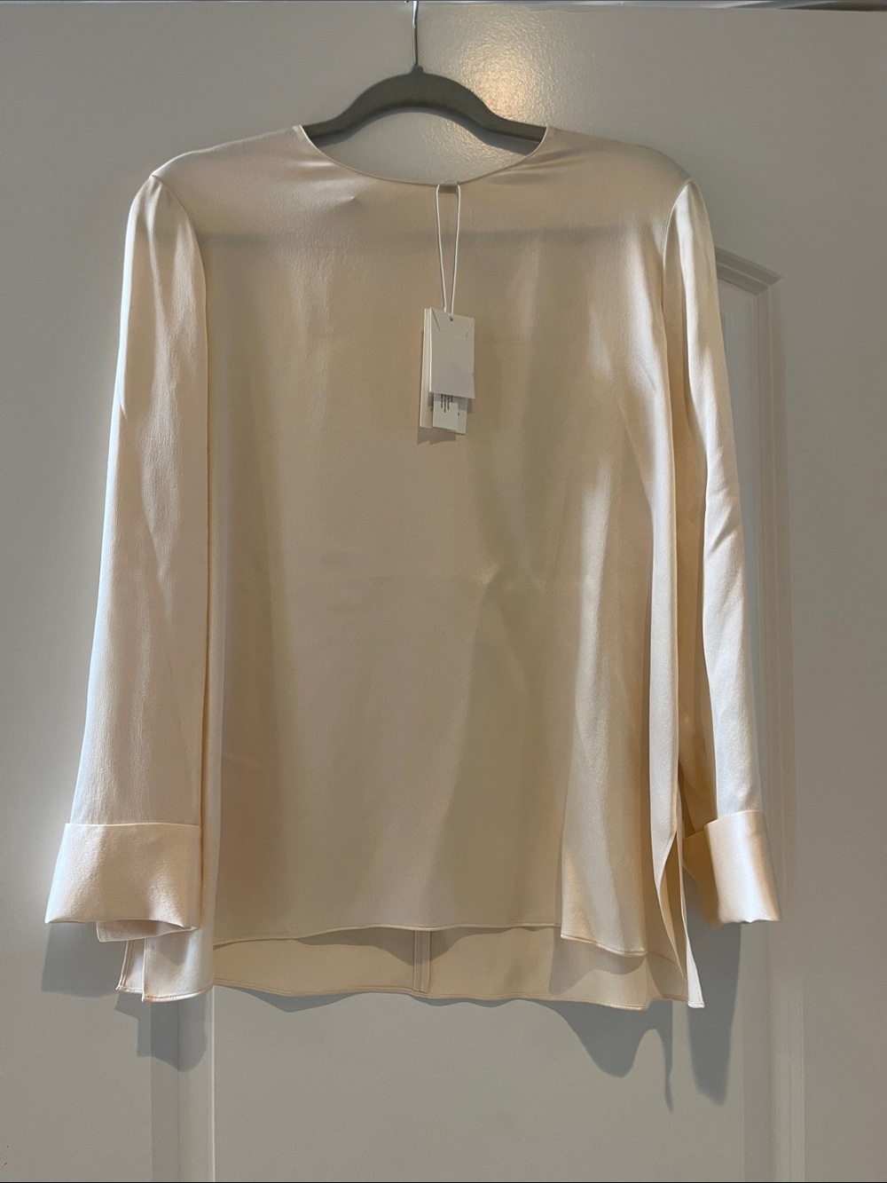 NWT Vince Cream Long-Sleeve Silk  Blouse